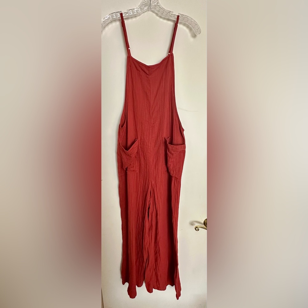 Lotus and Luna Nomad Jumpsuit Size Small
Like New Never Worn
Seaside Spice Color